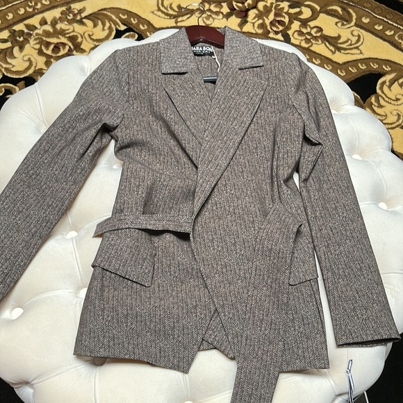 🌟Host Pick🌟Chiara Boni Petit Robe wrap jacket - Picture 5 of 6